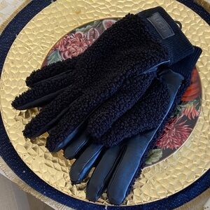 UGG Women's Black Textured Gloves